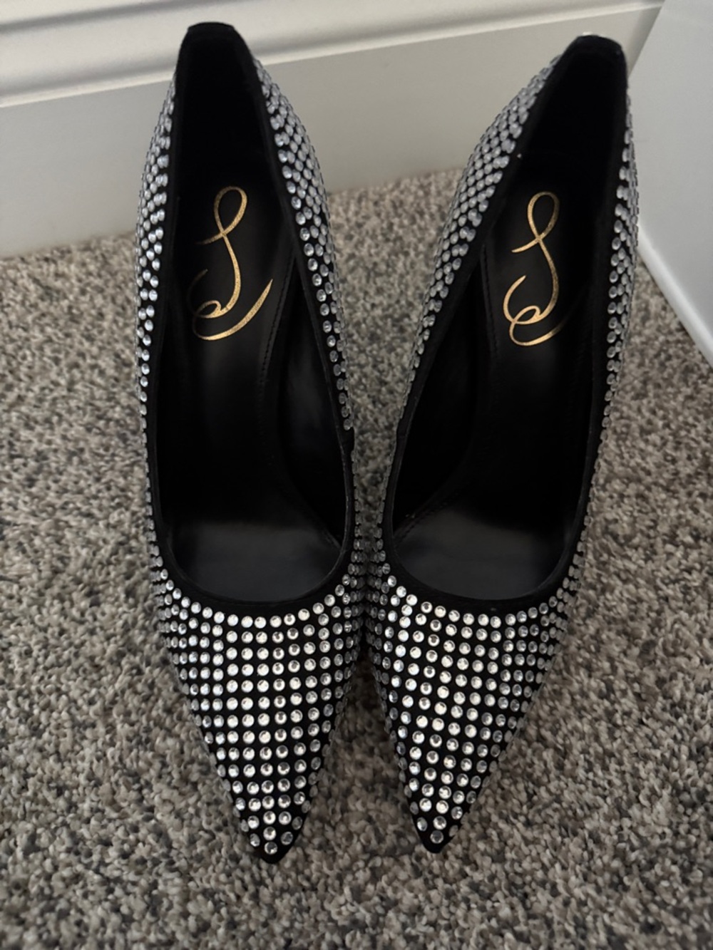 Crystal-Embellished Black Pointed Toe Pumps